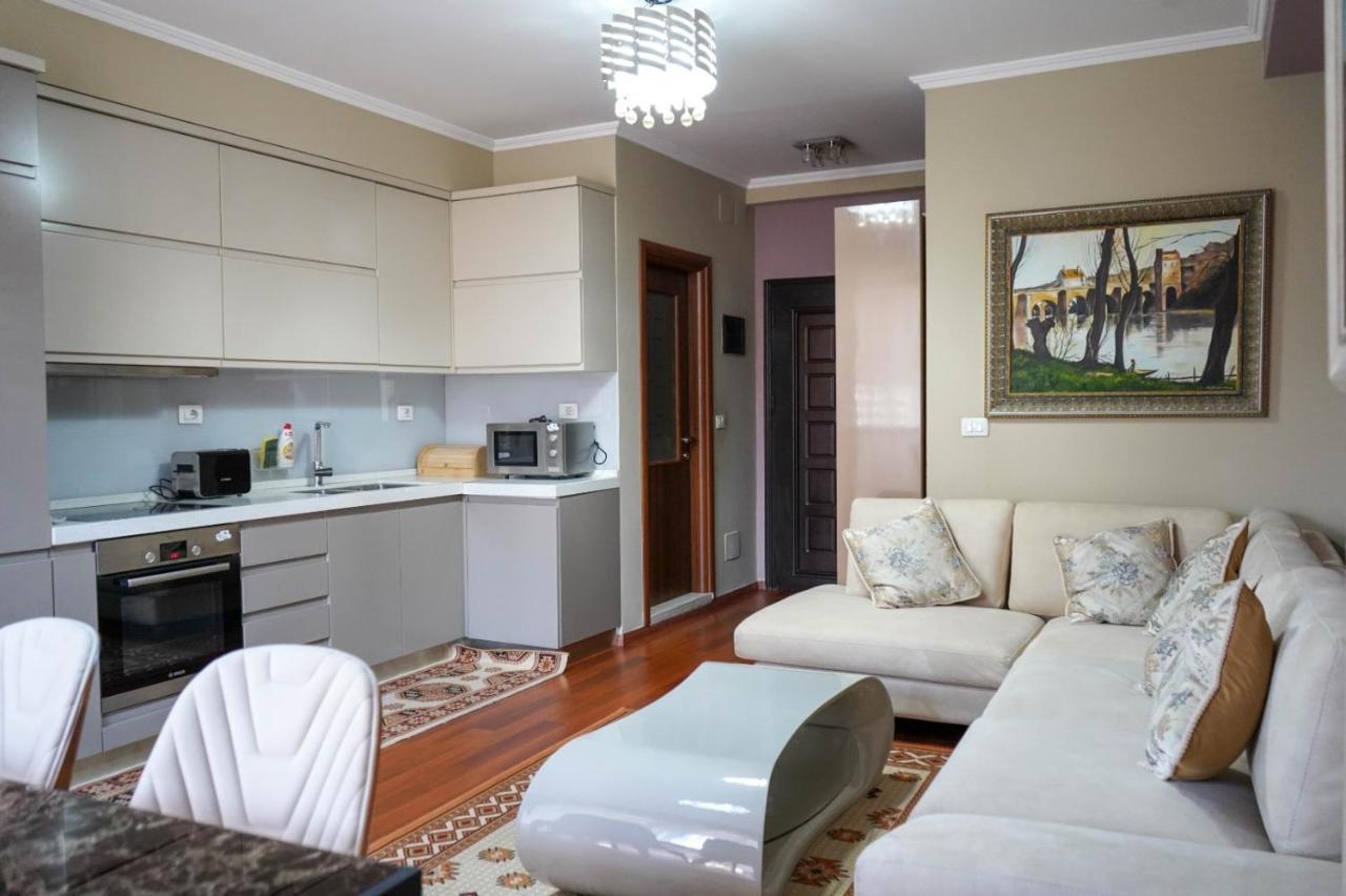 Lovely Apartment In The Heart Of Tirana Zewnętrze zdjęcie